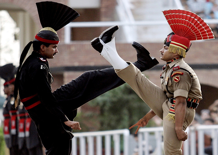 https://d3r8gwkgo0io6y.cloudfront.net/upload/HG/India-punjab-amritsar-wagha-border-2.jpg
