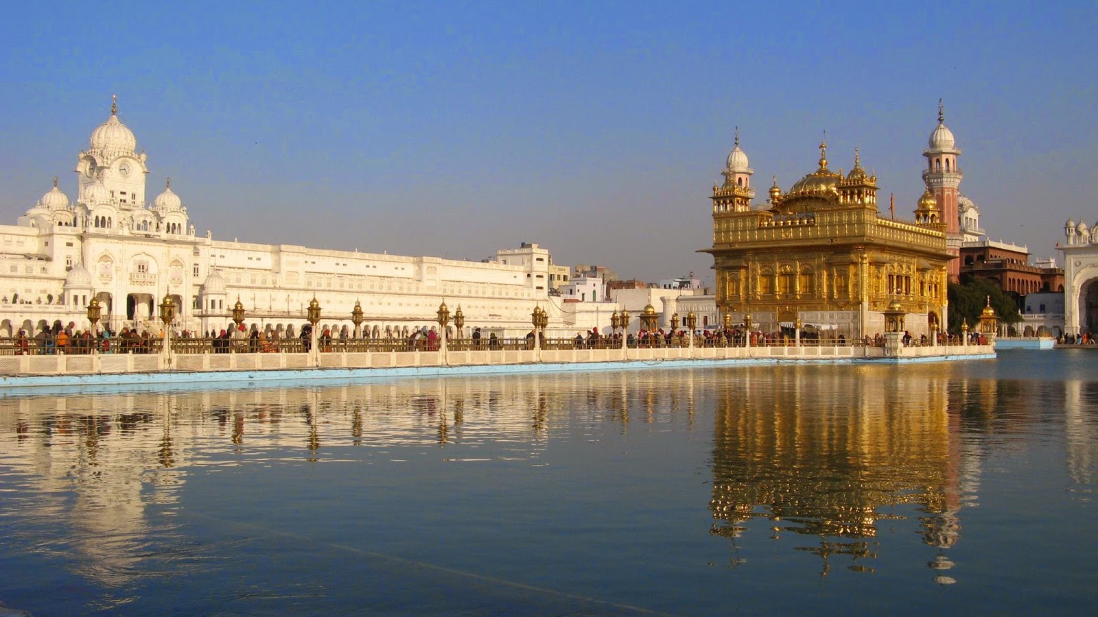 https://d3r8gwkgo0io6y.cloudfront.net/upload/HG/golden-temple-amritsar-india.jpg