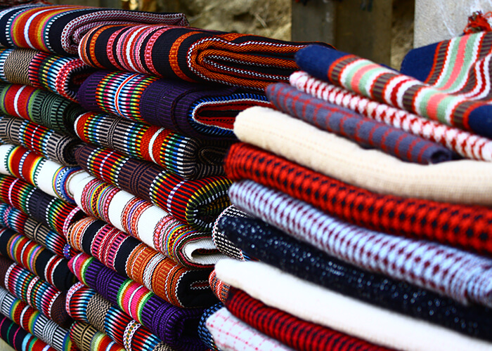 https://d3r8gwkgo0io6y.cloudfront.net/upload/HI/India-himachal-kullu-Handmade-Shawls.jpg