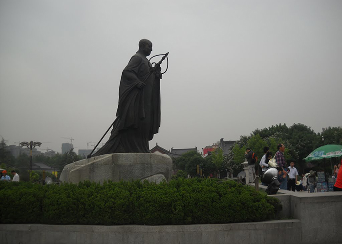 https://d3r8gwkgo0io6y.cloudfront.net/upload/J1/chaina-xian-budhist-monk-statue.jpg