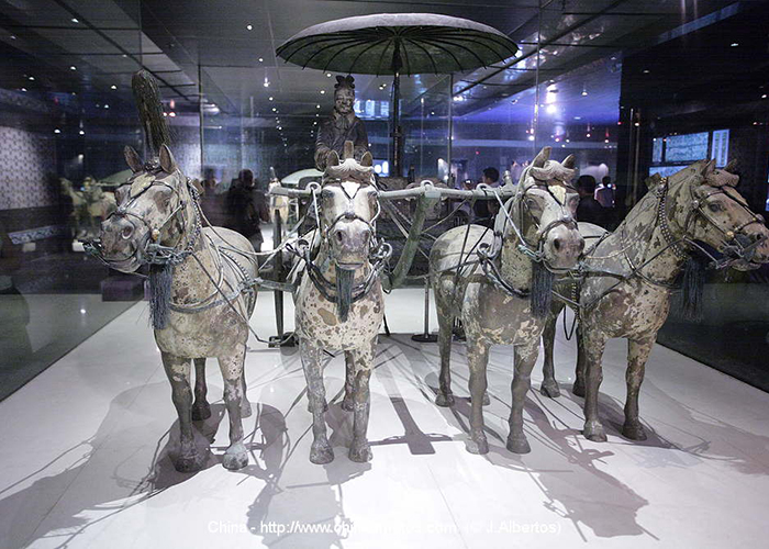 https://d3r8gwkgo0io6y.cloudfront.net/upload/J1/chaina-xian-terracotta-warriors-4.jpg