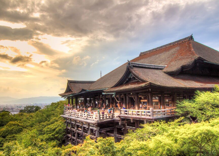 https://d3r8gwkgo0io6y.cloudfront.net/upload/JA/japan-kyoto-kiyomizu-temple-1.jpg