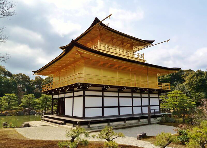 https://d3r8gwkgo0io6y.cloudfront.net/upload/JF/japan-kyoto-golden-pavilion-4.jpg