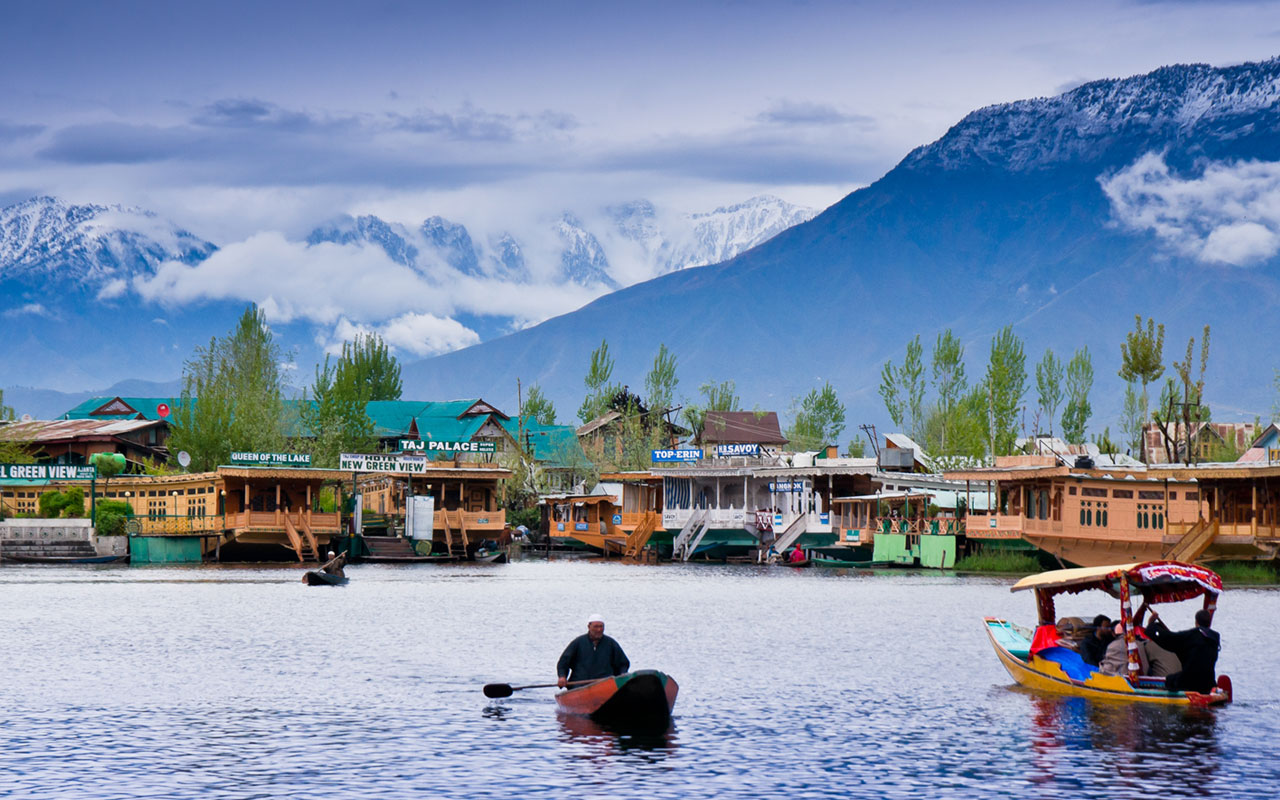 https://d3r8gwkgo0io6y.cloudfront.net/upload/K7/India-kashmir-srinager-dal-lake-shikara-6.jpg