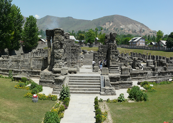 https://d3r8gwkgo0io6y.cloudfront.net/upload/K9/avantipur-ruins.jpg