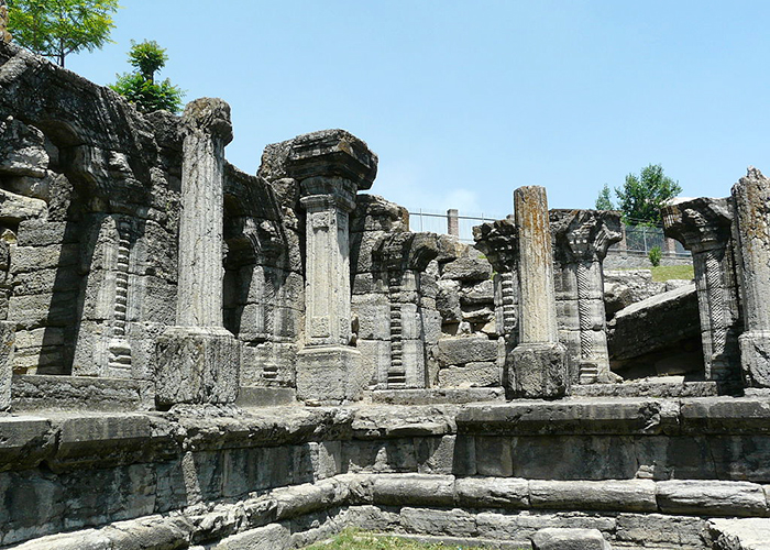 https://d3r8gwkgo0io6y.cloudfront.net/upload/KA/India-kashmir-avantipur-7.jpg