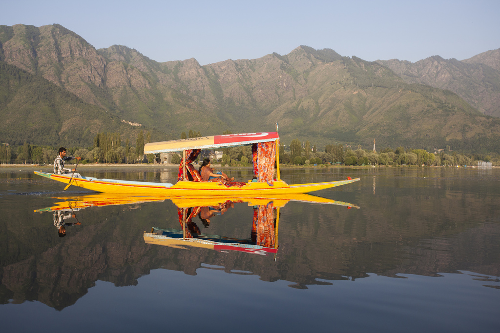 https://d3r8gwkgo0io6y.cloudfront.net/upload/KI/India-kashmir-srinagar-shikararide.jpg