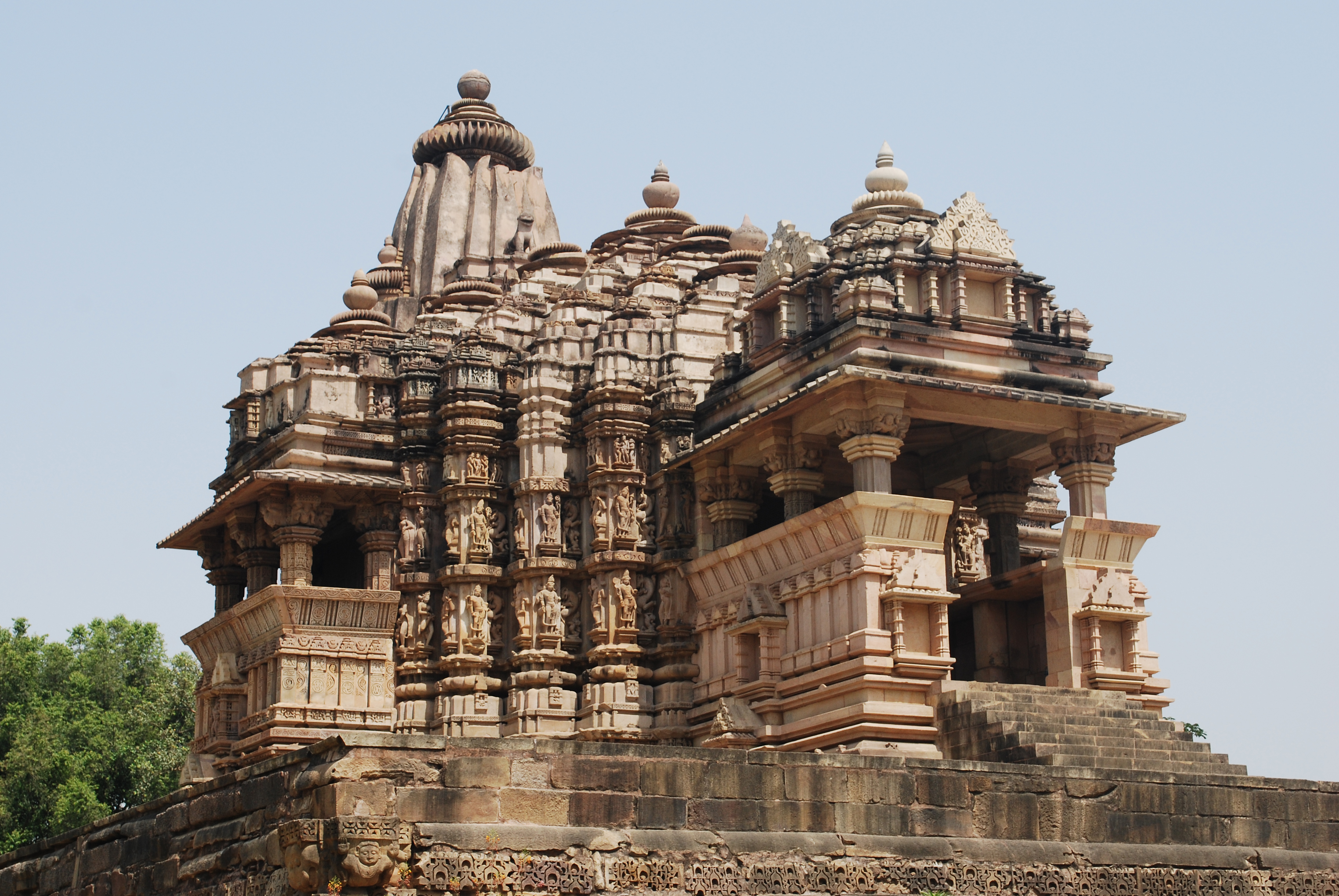 https://d3r8gwkgo0io6y.cloudfront.net/upload/Khajuraho.jpg