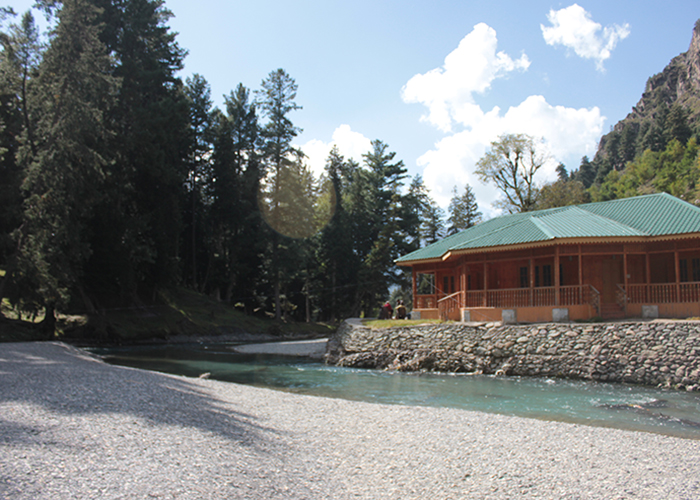 https://d3r8gwkgo0io6y.cloudfront.net/upload/L7/pahalgam2.jpg