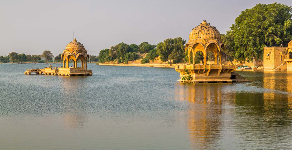 https://d3r8gwkgo0io6y.cloudfront.net/upload/L8/India-rajasthan-jaisalmer-gadisar-lake.jpg