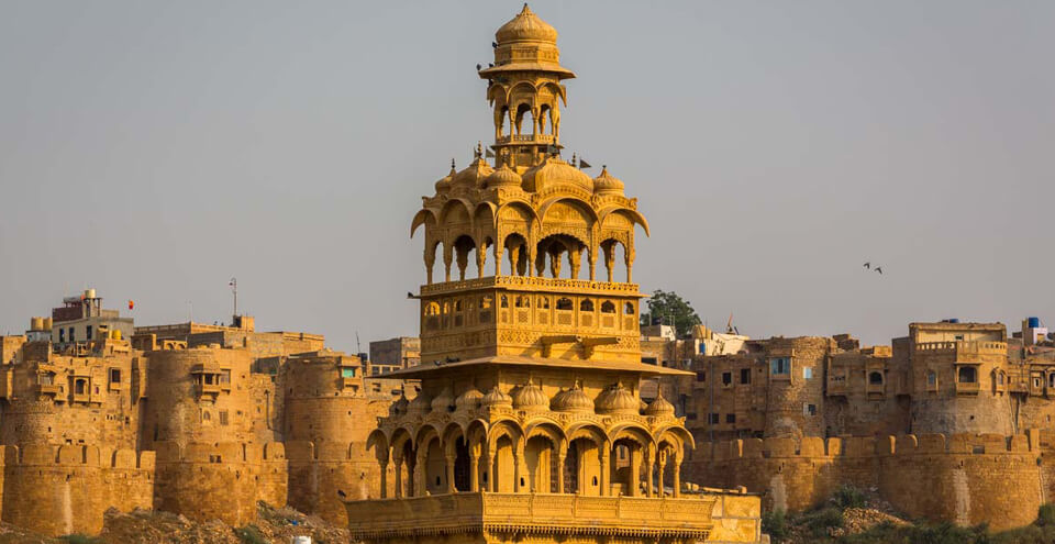 https://d3r8gwkgo0io6y.cloudfront.net/upload/L8/India-rajasthan-jaisalmer-golden-fort-jain-mandir.jpg