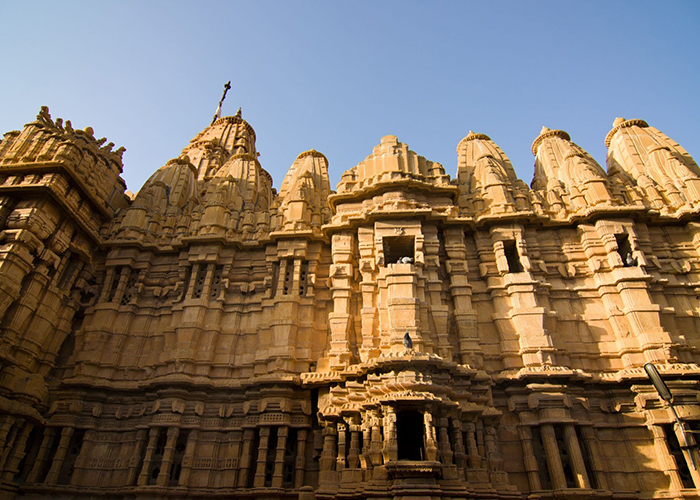 https://d3r8gwkgo0io6y.cloudfront.net/upload/L8/India-rajasthan-jaisalmer-golden-fort-jain-temple1.jpg
