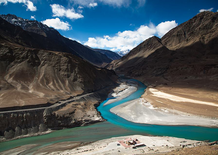 https://d3r8gwkgo0io6y.cloudfront.net/upload/LL/India-north-india-leh-ladakh-Sangam-Zanskar-Indus-river-1.jpg