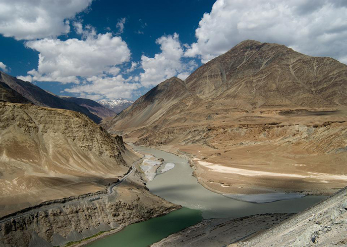https://d3r8gwkgo0io6y.cloudfront.net/upload/LL/India-north-india-leh-ladakh-Sangam-Zanskar-Indus-river-2.jpg
