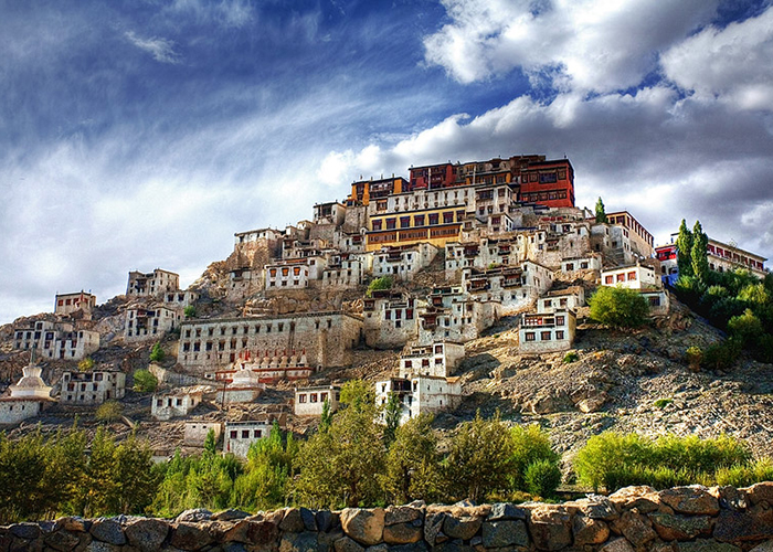 https://d3r8gwkgo0io6y.cloudfront.net/upload/LL/India-north-india-leh-ladakh-Thiksey-Gompa-Hill-top-Monastery-1.jpg