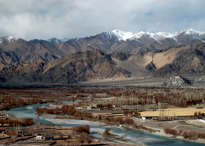 https://d3r8gwkgo0io6y.cloudfront.net/upload/LL/India-north-india-leh-ladakh-Thiksey-Indus-River-Valley-1.jpg