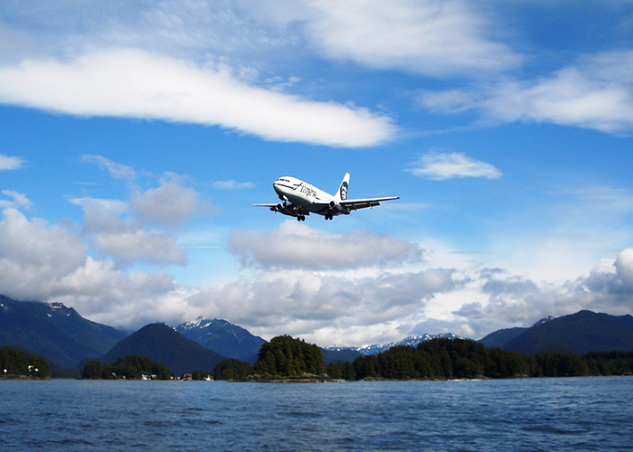https://d3r8gwkgo0io6y.cloudfront.net/upload/LL/airplane-9.jpg