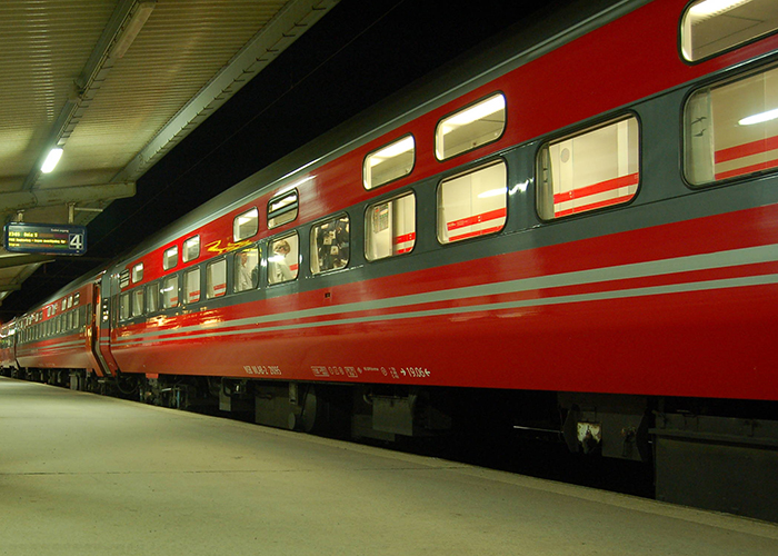 https://d3r8gwkgo0io6y.cloudfront.net/upload/LL/ak-rajdhani-express-1.jpg