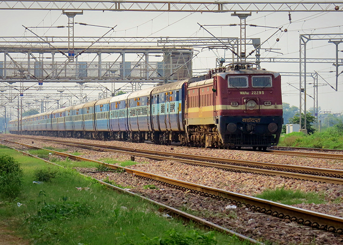https://d3r8gwkgo0io6y.cloudfront.net/upload/LL/ak-rajdhani-express-2.jpg