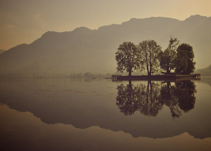 https://d3r8gwkgo0io6y.cloudfront.net/upload/LP/India-kashmir-srinager-charchinar-1.jpg