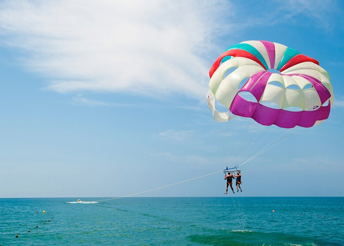 https://d3r8gwkgo0io6y.cloudfront.net/upload/M1/mauritius-para-sailing-2.jpg