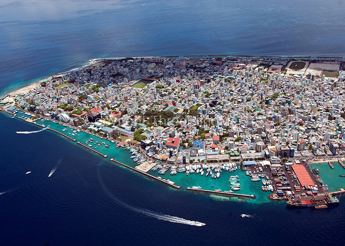 https://d3r8gwkgo0io6y.cloudfront.net/upload/MM/Asia-Maldives-male-town-1.jpg