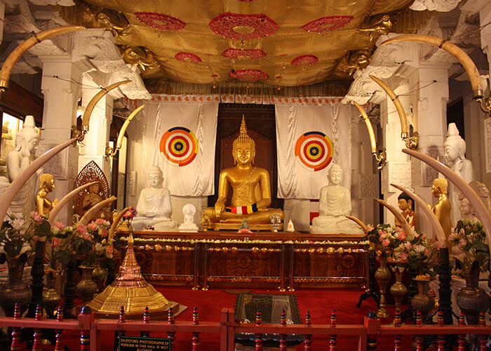 https://d3r8gwkgo0io6y.cloudfront.net/upload/MM/Asia-Srilanka-kandy-toothrelic-temple-2.jpg