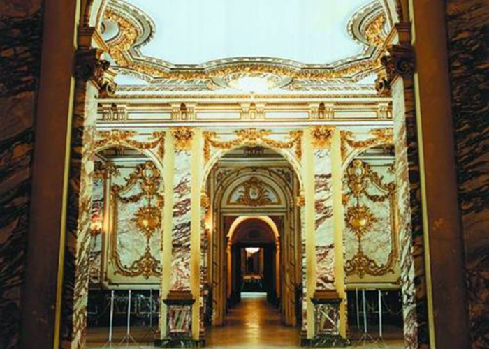https://d3r8gwkgo0io6y.cloudfront.net/upload/MP/India-madhya-pradesh-indore-lalbagh-palace.jpg