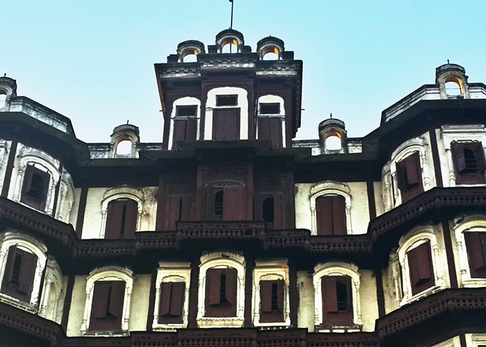 https://d3r8gwkgo0io6y.cloudfront.net/upload/MP/India-madhya-pradesh-indore-rajwada-palace.jpg