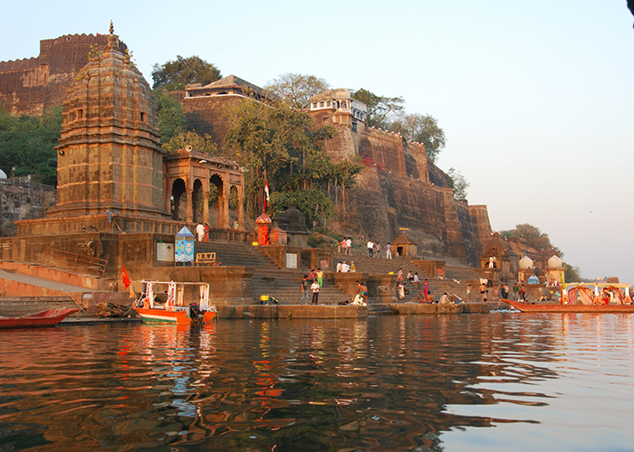 https://d3r8gwkgo0io6y.cloudfront.net/upload/MP/India-madhya-pradesh-maheshwar-ahilya-fort.jpg