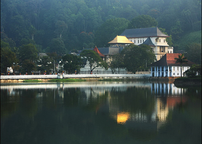 https://d3r8gwkgo0io6y.cloudfront.net/upload/MS/Asia-Srilanka-kandy-lake-2.jpg