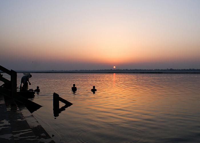 https://d3r8gwkgo0io6y.cloudfront.net/upload/NB/india-nainital-ganga--ghat-3.jpg