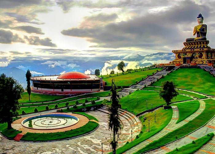 https://d3r8gwkgo0io6y.cloudfront.net/upload/ND/india-north-east-sikkim-darjeeling-gangtok-buddha-park2.jpg