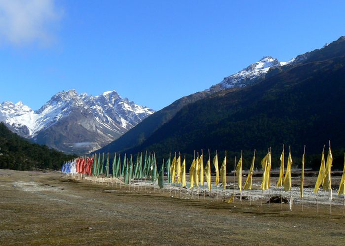 https://d3r8gwkgo0io6y.cloudfront.net/upload/NE/india-north-east-sikkim-darjeeling-lachung-yumthang1.jpg