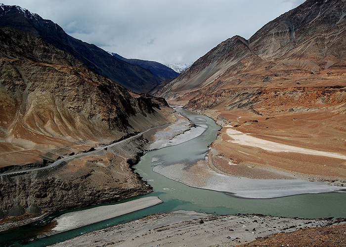 https://d3r8gwkgo0io6y.cloudfront.net/upload/NG/India-north-india-leh-ladakh-indus-zanskar-river-sangam-1.jpg