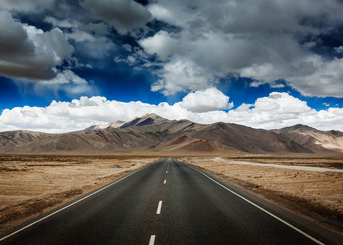 https://d3r8gwkgo0io6y.cloudfront.net/upload/NK/India-north-india-leh-ladakh-road-view-1.jpg