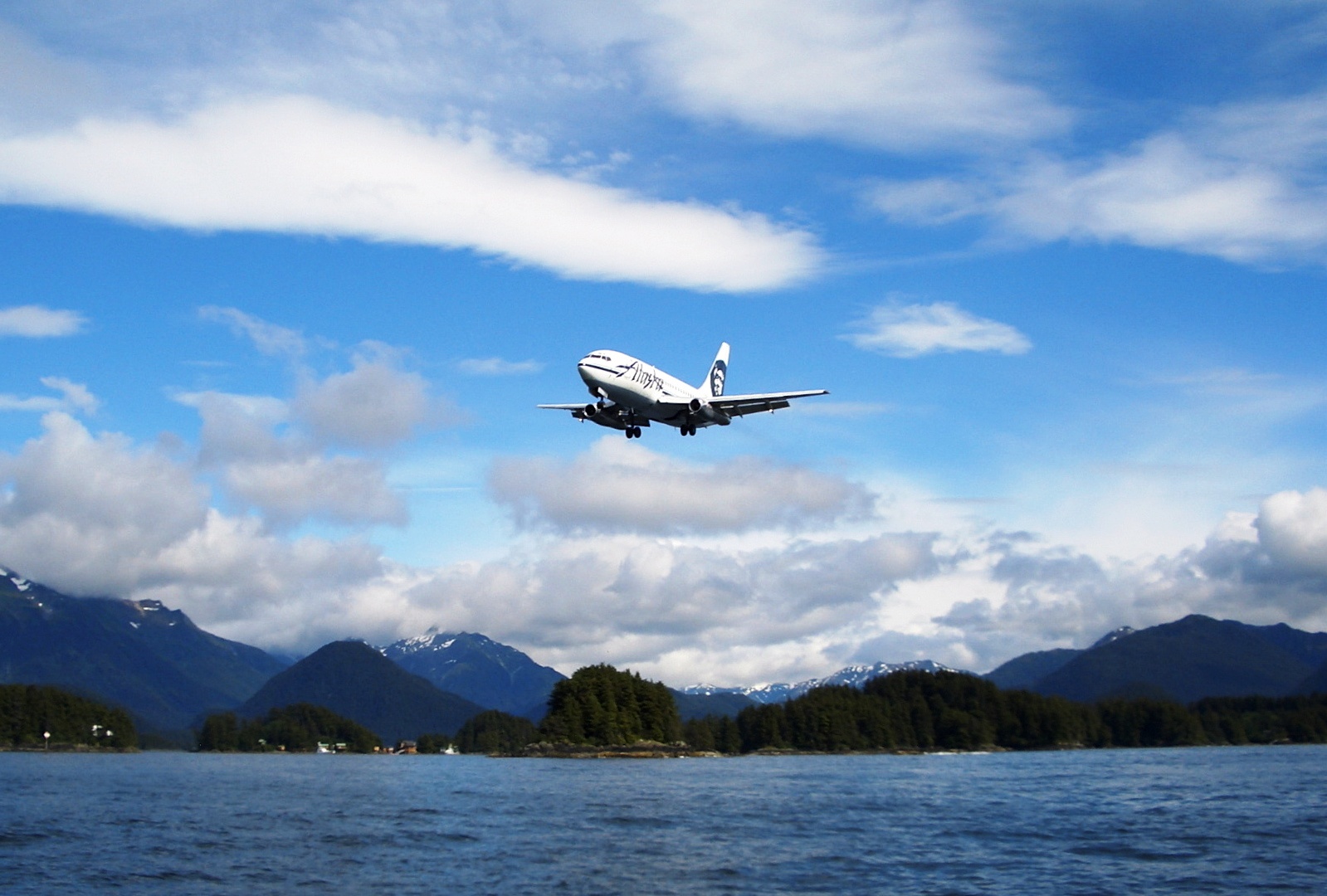 https://d3r8gwkgo0io6y.cloudfront.net/upload/NL/airplane-9.jpg