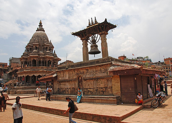 https://d3r8gwkgo0io6y.cloudfront.net/upload/NP/Nepal-Kathmandu-Patan-Durbar-Square-Krishna-Temple-Taleju-Bell.jpg