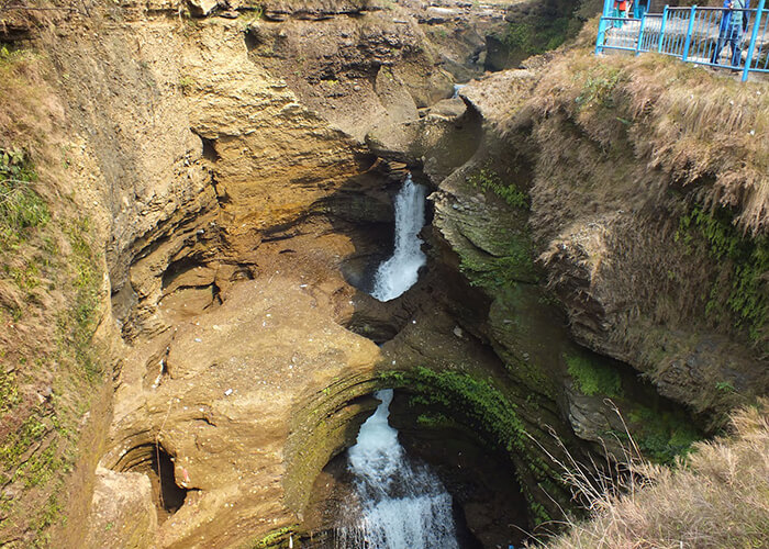 https://d3r8gwkgo0io6y.cloudfront.net/upload/NP/Nepal-pokhara-devi's-fall.jpg