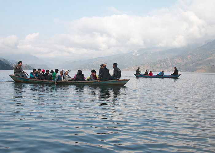 https://d3r8gwkgo0io6y.cloudfront.net/upload/NP/Nepal-pokhara-phewa-lake-boat-ride.jpg