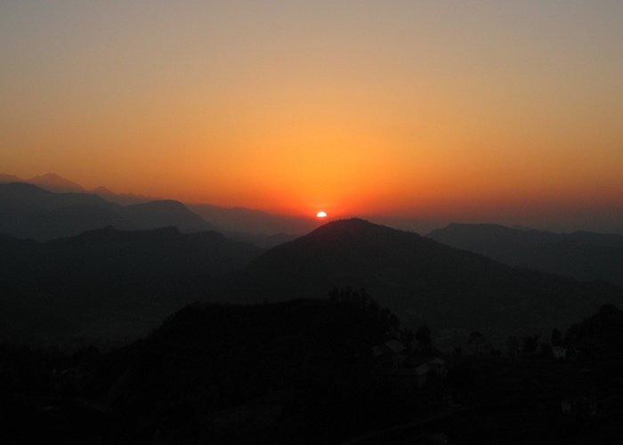 https://d3r8gwkgo0io6y.cloudfront.net/upload/NP/Nepal-pokhara-sarangkot-sunrise-view.jpg