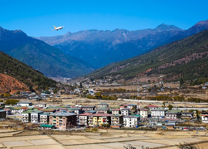 https://d3r8gwkgo0io6y.cloudfront.net/upload/NZ/Paro-city.jpg