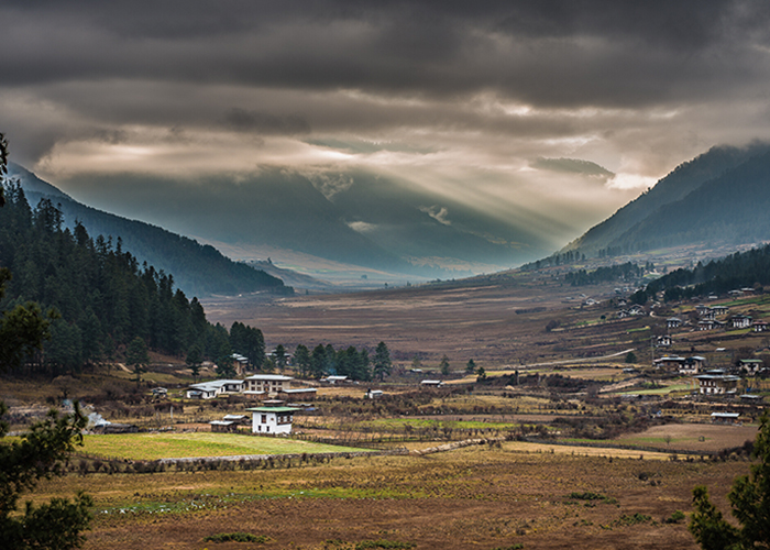 https://d3r8gwkgo0io6y.cloudfront.net/upload/NZ/gangtey-valley.jpg