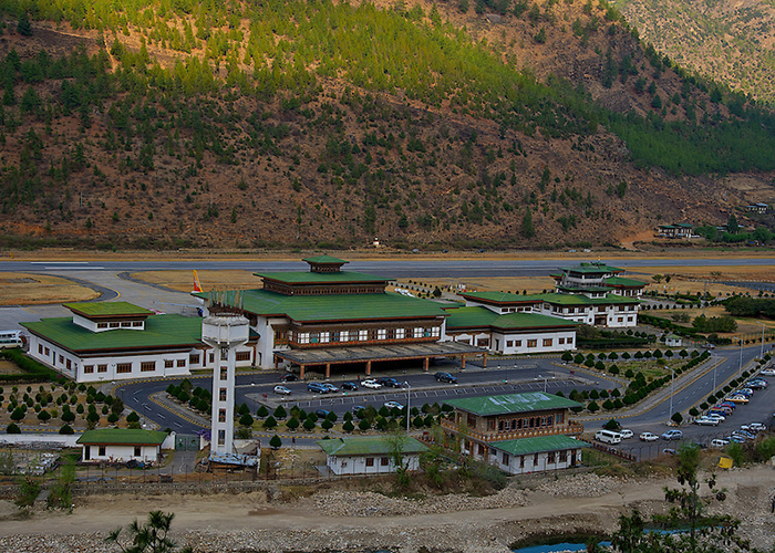 https://d3r8gwkgo0io6y.cloudfront.net/upload/NZ/paro-airport.jpg