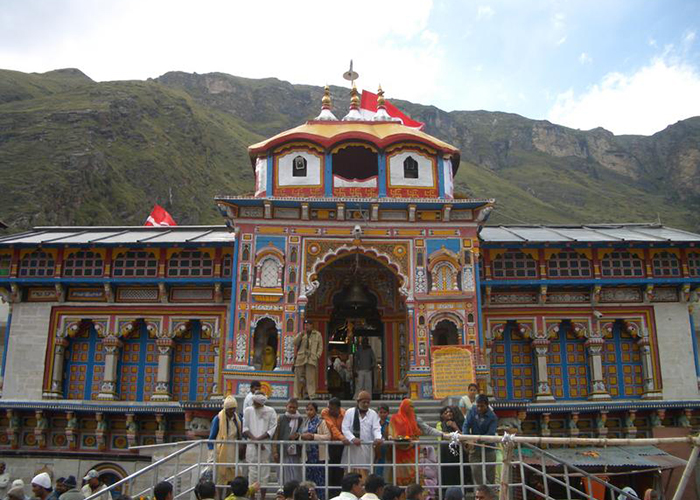 https://d3r8gwkgo0io6y.cloudfront.net/upload/OC/India-chardham-badrinath-5.jpg