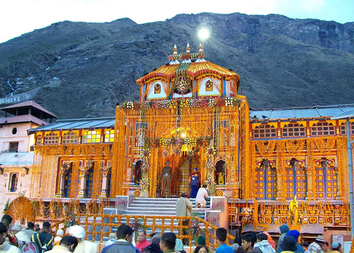 https://d3r8gwkgo0io6y.cloudfront.net/upload/OC/India-chardham-badrinath-6.jpg