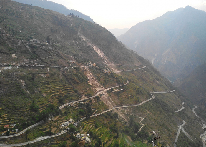 https://d3r8gwkgo0io6y.cloudfront.net/upload/OC/India-chardham-road-5.jpg