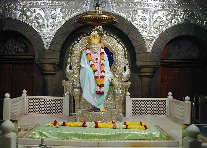 https://d3r8gwkgo0io6y.cloudfront.net/upload/OE/India-maharashtra-Aurangabad-shirdi-sai-temple-2.jpg