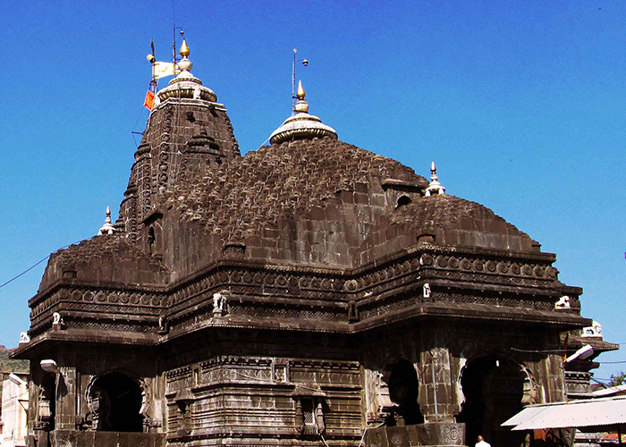 https://d3r8gwkgo0io6y.cloudfront.net/upload/OE/India-maharashtra-trimbakeshwar-temple-4.jpg