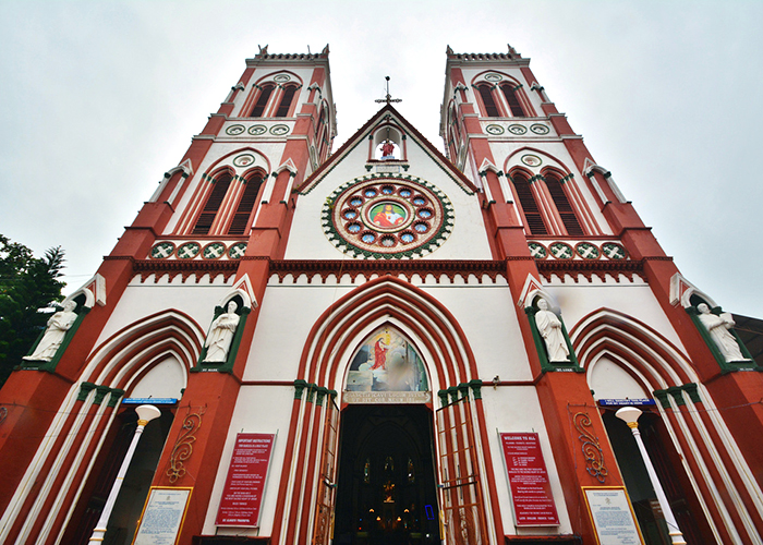 https://d3r8gwkgo0io6y.cloudfront.net/upload/OI/India-south-india-tamil-nadu-pondicherry-church-of-sacred-heart-of-jesus-2.jpg